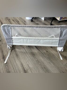 Target Munchkin Toddler Safety Bed Rail NIB